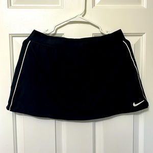 Nike Tennis Skort in Black